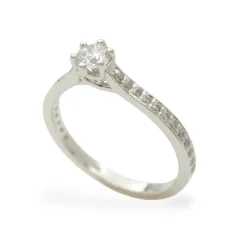 Zásnubní stříbrný prsten s čirými zirkony