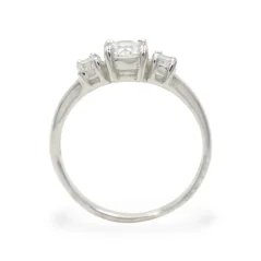 Stříbrný zásnubní prsten se třemi zirkony