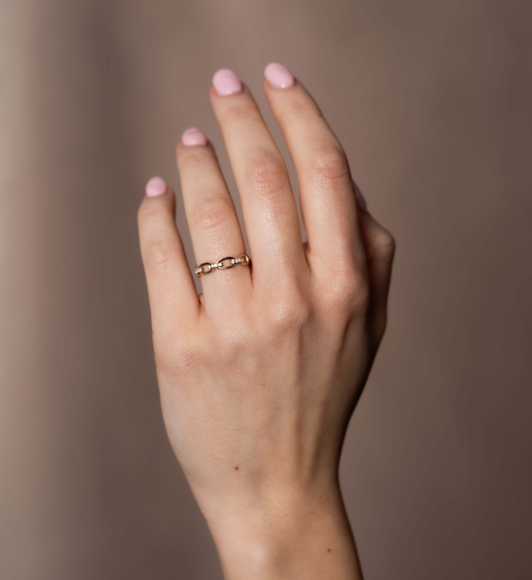 Zlatý prsten s kamínky 1,51g