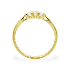 Zásnubní stříbrný prsten se třemi zirkony