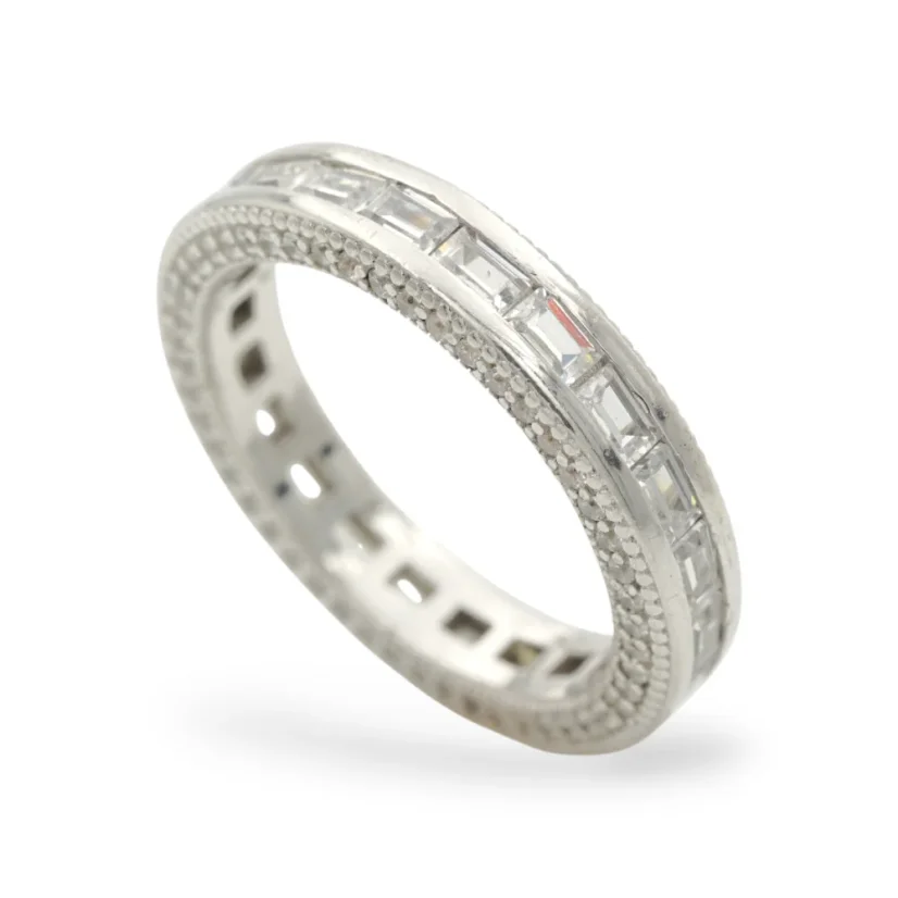 Stříbrný prsten s čirými zirkony - Velikost: 56