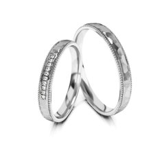 Zlatý snubní set prstenů s diamanty
