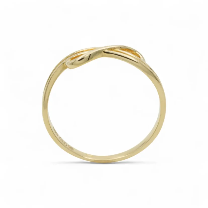 Elegantní zlatý prsten nekonečno
