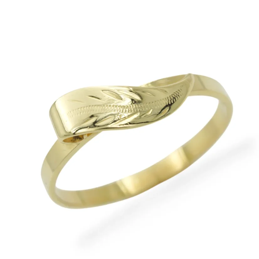 Zlatý prsten s rytým detailem 1,51g