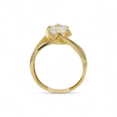 Výrazný zlatý prsten se zirkony 2,40g