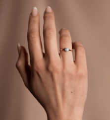 Zlatý prsten s kamínky 1,26g