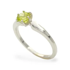 Stříbrný prsten se zeleným zirkonem