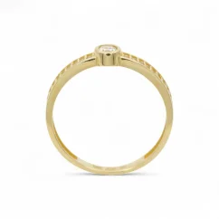 Elegantní zlatý prsten s kameny