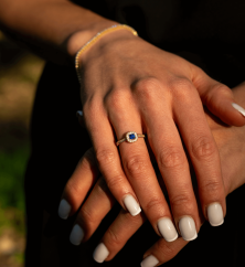 Zlatý prsten se Safírem a zirkony 1,75g