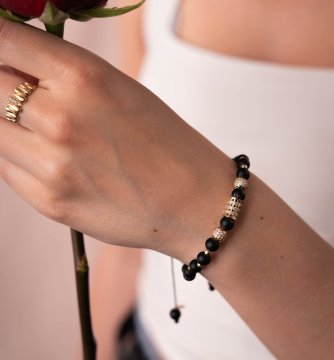 Šňůrkové náramky: Když se minimalismus potká s luxusem