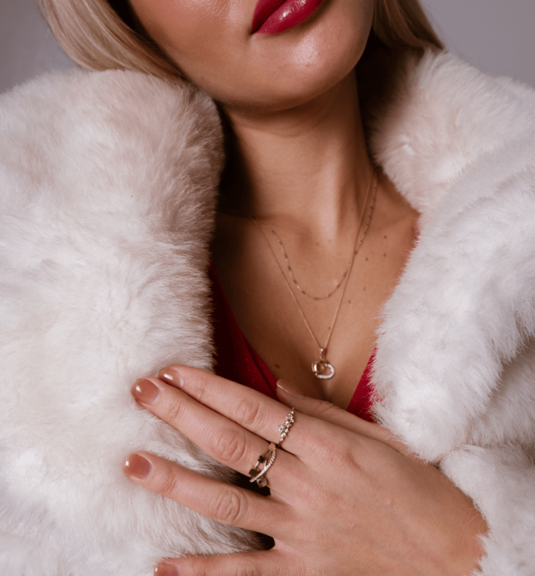 Designový zlatý prsten se zirkony - Velikost: 57