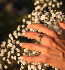 Zlatý prsten s kamínky 2,25g