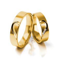 Minimalistický set snubních prstenů s brilianty s romantickým detailem