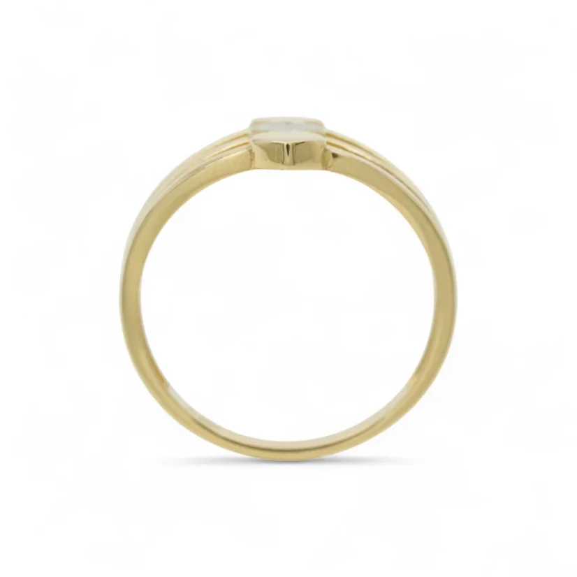 Zlatý prsten kombinovaný se srdíčky