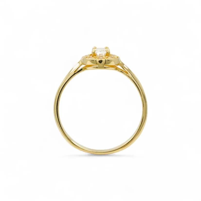 Oválný prsten s čirými zirkony 2,52g