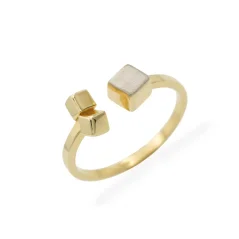 Otevřený zlatý prsten kombinovaný kostičky