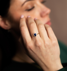 Zlatý prsten se Safírem 1,35g